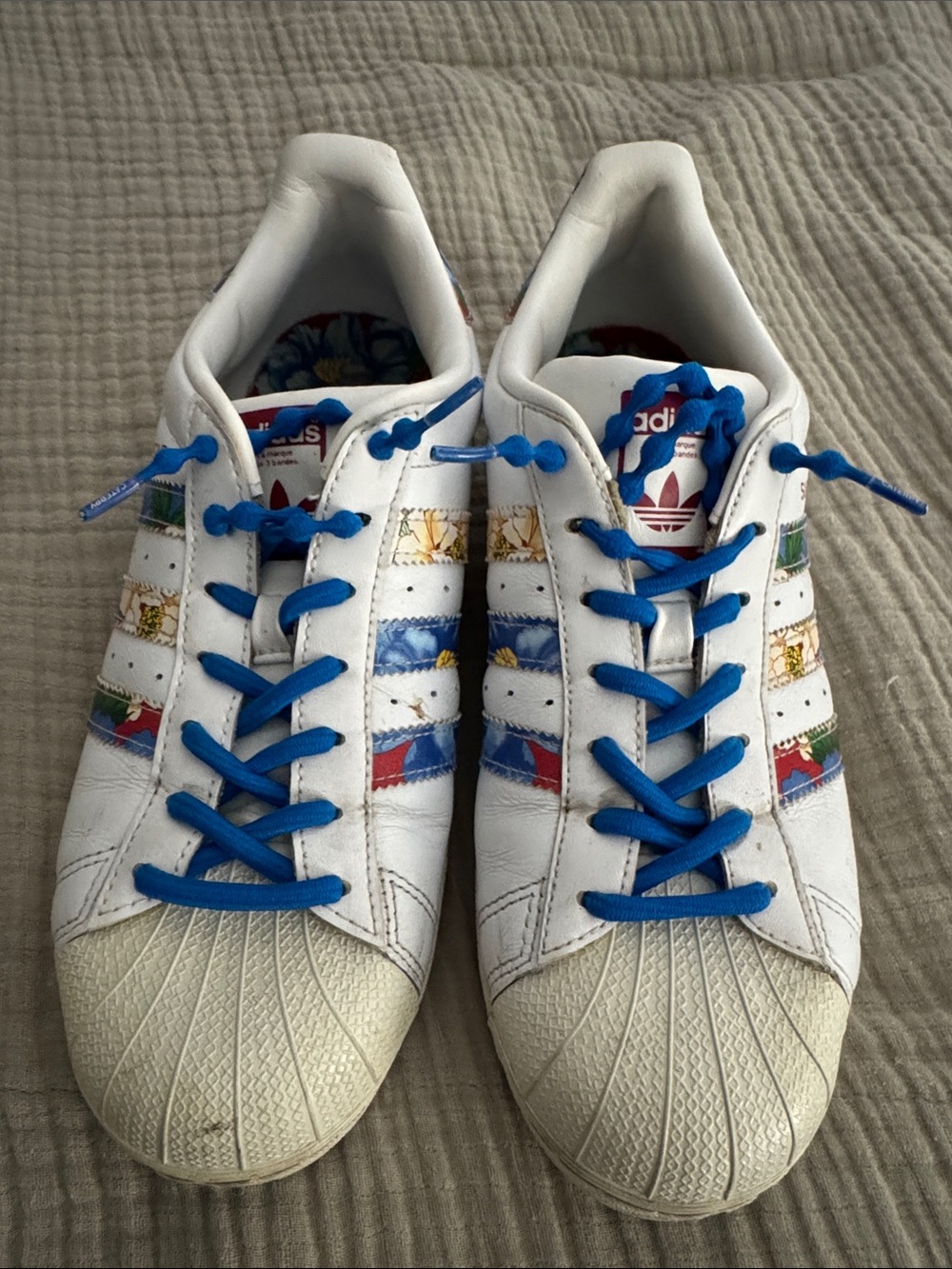 adidas women’s Superstar sneaker: rare Floral Twist Stripes design FW3692 - 9M
